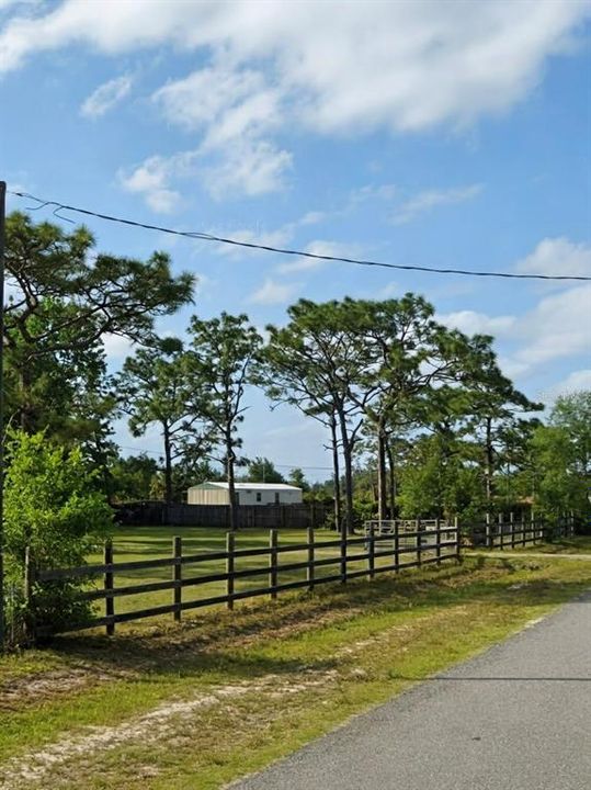 На продажу: $349,900 (4.87 acres)