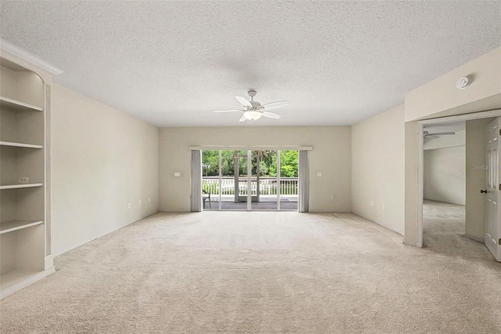 For Sale: $300,000 (3 beds, 2 baths, 1520 Square Feet)