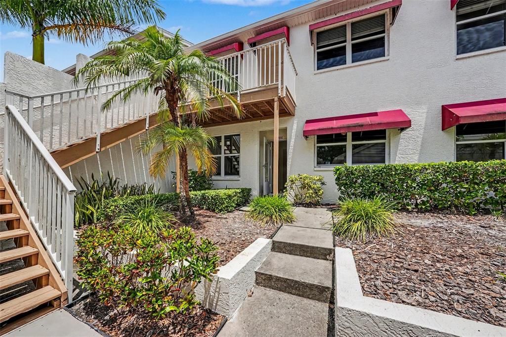For Sale: $300,000 (3 beds, 2 baths, 1520 Square Feet)