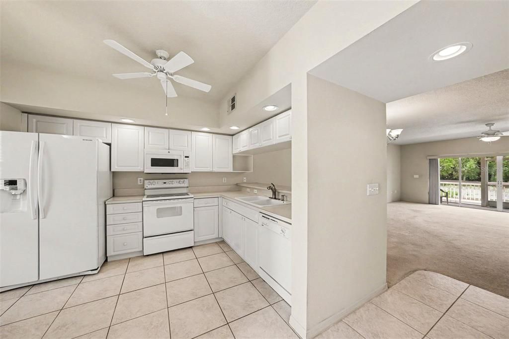 For Sale: $300,000 (3 beds, 2 baths, 1520 Square Feet)