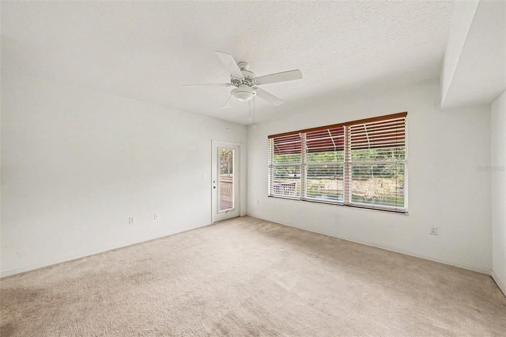 For Sale: $300,000 (3 beds, 2 baths, 1520 Square Feet)