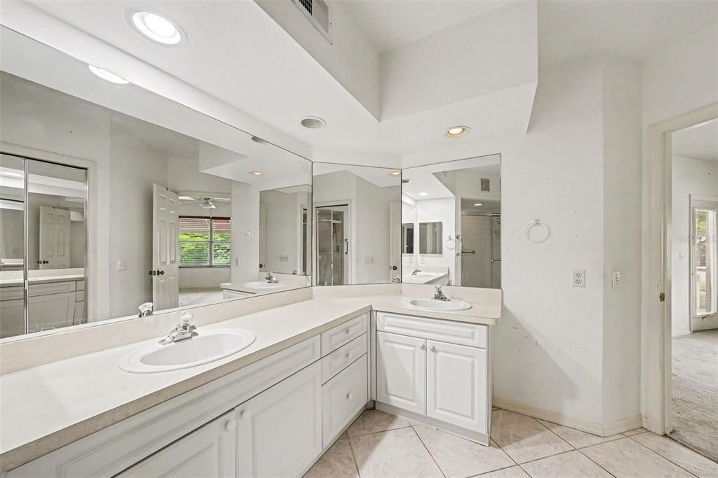 For Sale: $300,000 (3 beds, 2 baths, 1520 Square Feet)