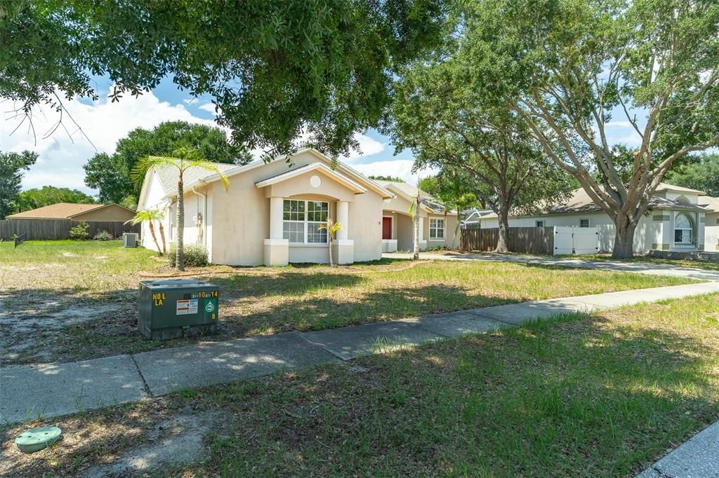 En Venta: $410,000 (4 camas, 2 baños, 2078 Pies cuadrados)
