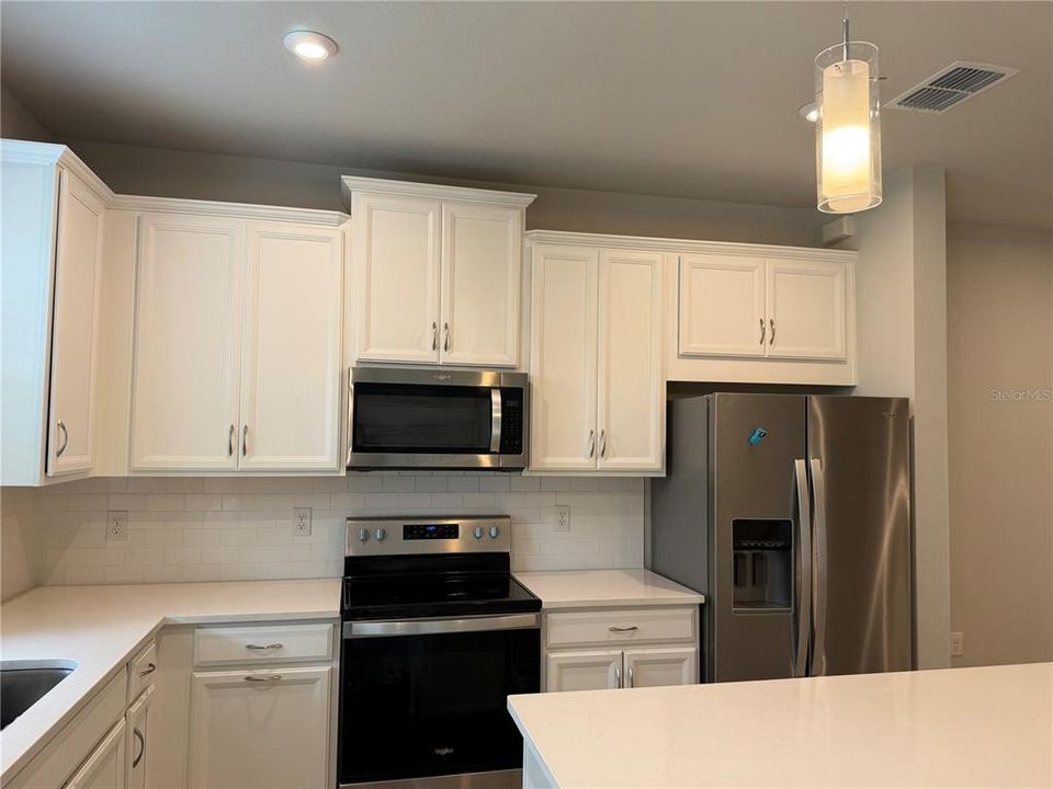 For Rent: $2,350 (3 beds, 2 baths, 1614 Square Feet)