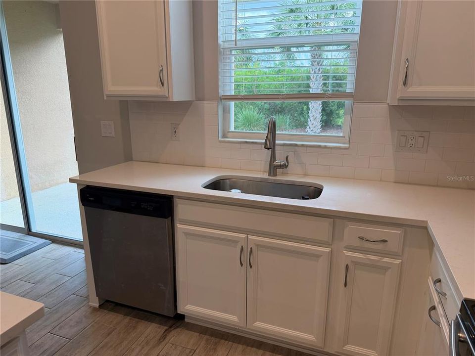 For Rent: $2,350 (3 beds, 2 baths, 1614 Square Feet)