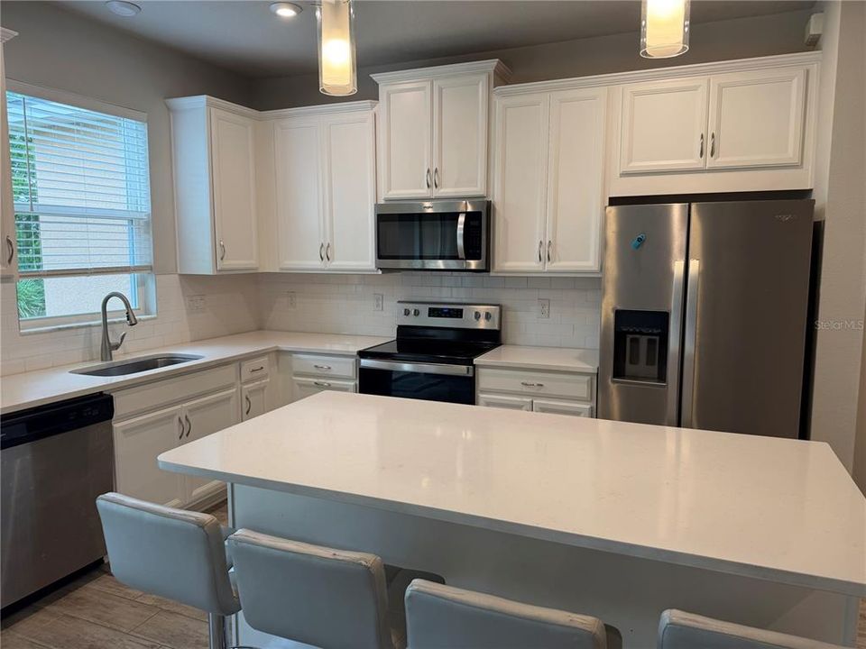 For Rent: $2,350 (3 beds, 2 baths, 1614 Square Feet)