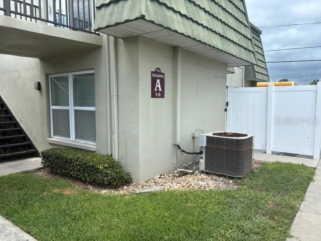 For Rent: $1,600 (2 beds, 1 baths, 813 Square Feet)