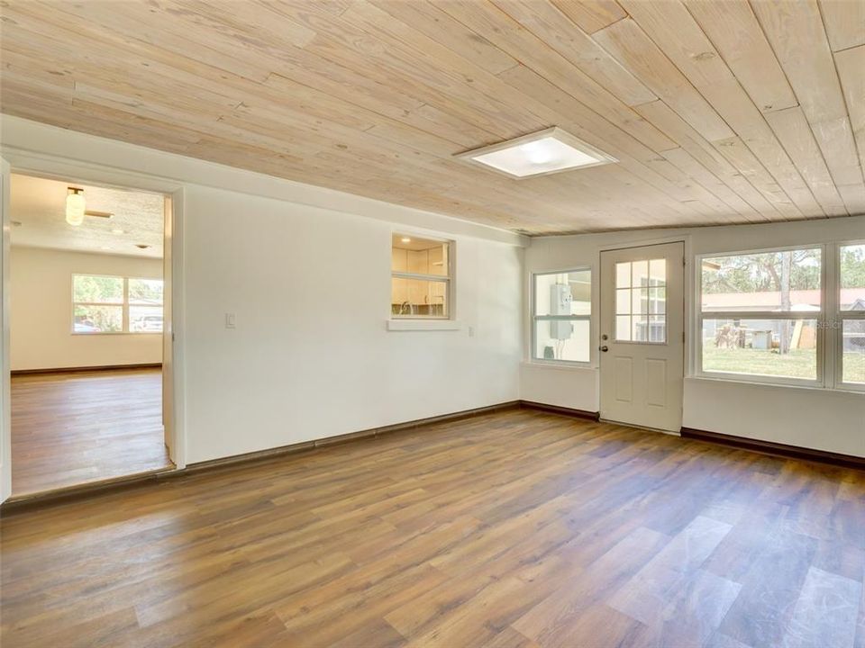 В аренду: $2,495 (4 спален, 2 ванн, 1783 Квадратных фут)