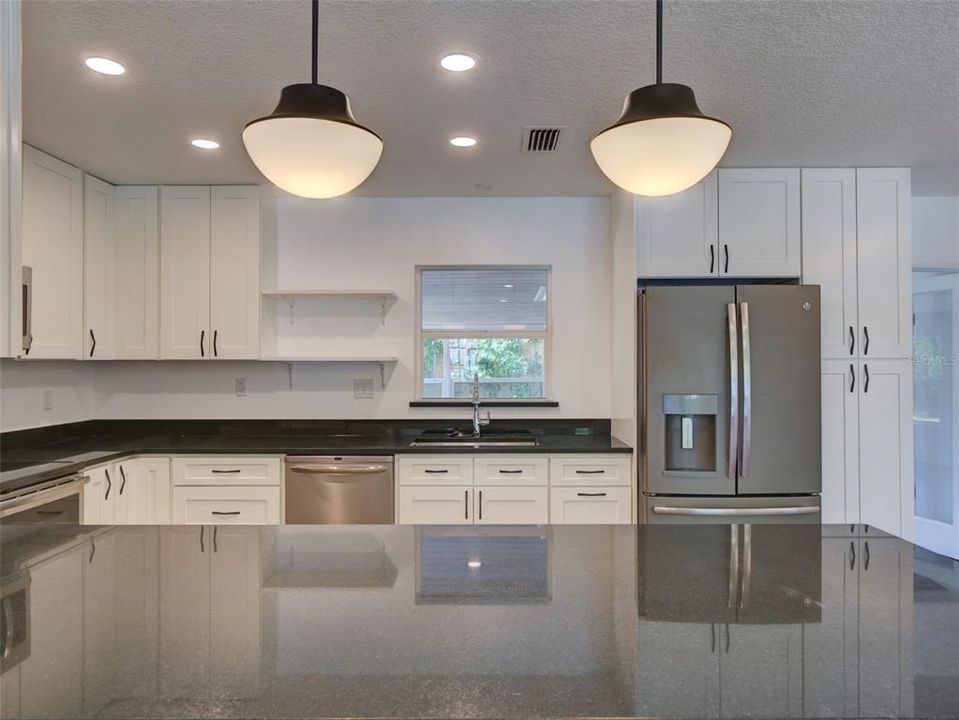 В аренду: $2,495 (4 спален, 2 ванн, 1783 Квадратных фут)