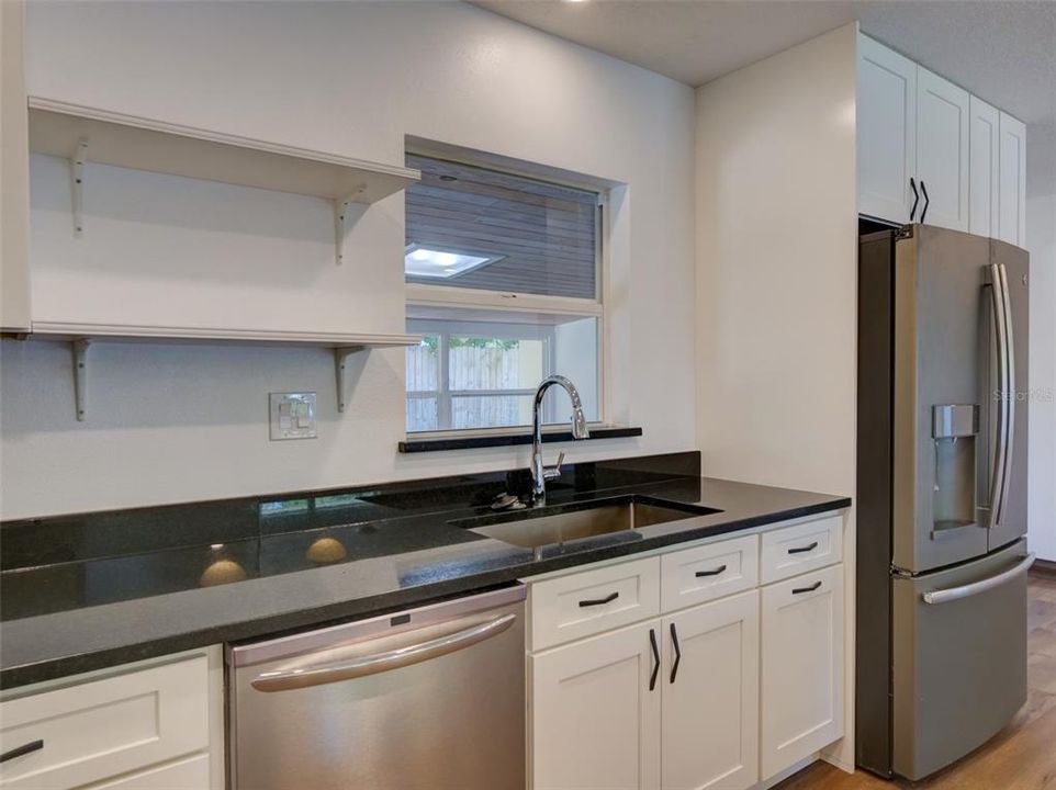 В аренду: $2,495 (4 спален, 2 ванн, 1783 Квадратных фут)