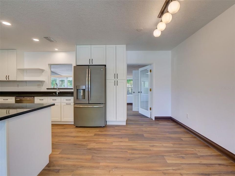 В аренду: $2,495 (4 спален, 2 ванн, 1783 Квадратных фут)