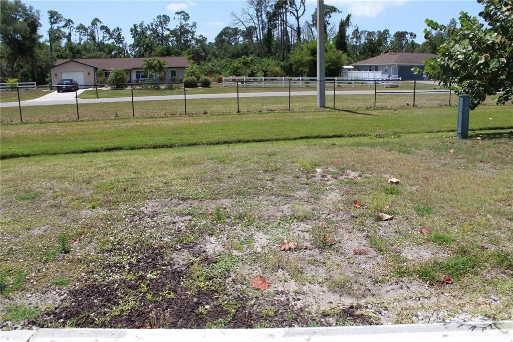 На продажу: $12,499 (0.10 acres)