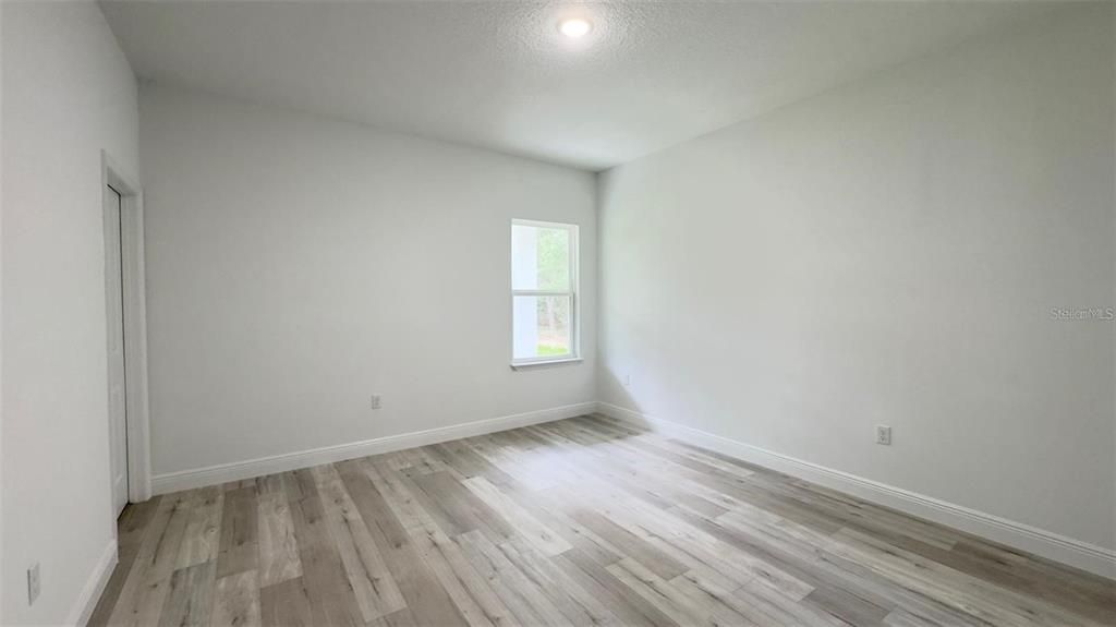 В аренду: $1,850 (4 спален, 2 ванн, 1660 Квадратных фут)