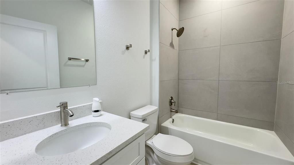 В аренду: $1,850 (4 спален, 2 ванн, 1660 Квадратных фут)
