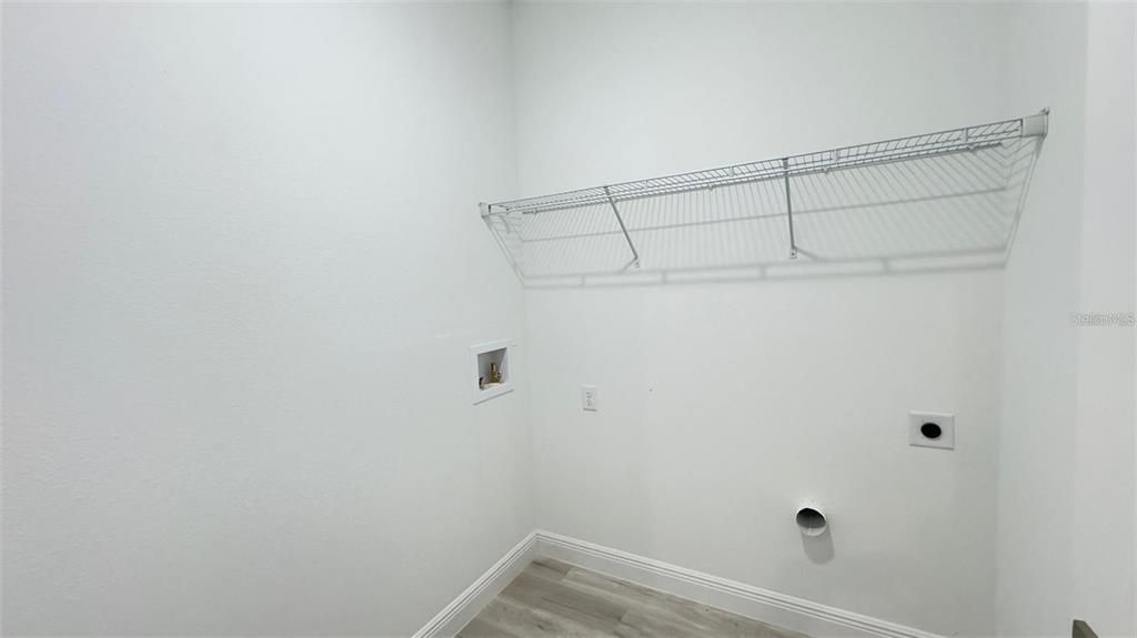 В аренду: $1,850 (4 спален, 2 ванн, 1660 Квадратных фут)