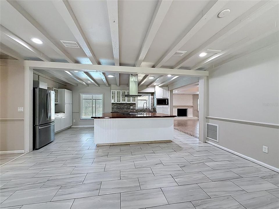 На продажу: $412,000 (3 спален, 2 ванн, 1644 Квадратных фут)