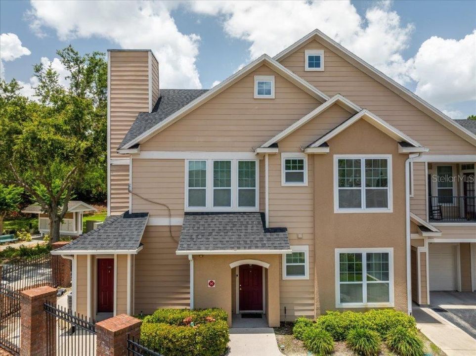 For Rent: $1,650 (2 beds, 2 baths, 1074 Square Feet)