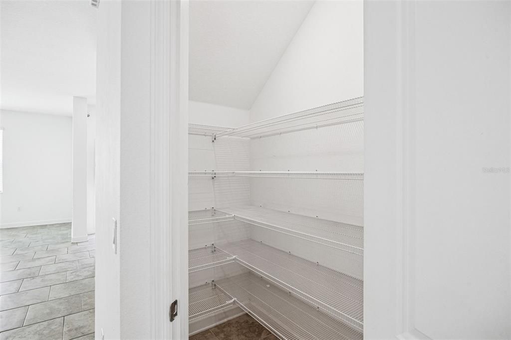 На продажу: $400,000 (3 спален, 2 ванн, 1792 Квадратных фут)