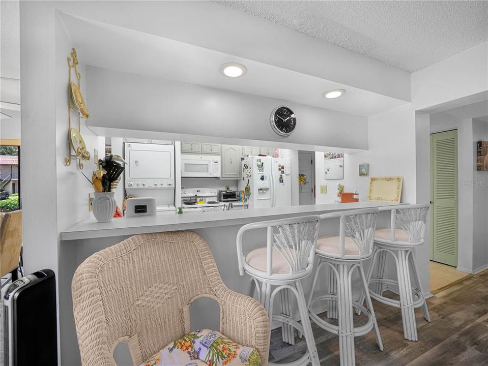 For Sale: $175,000 (2 beds, 2 baths, 1120 Square Feet)