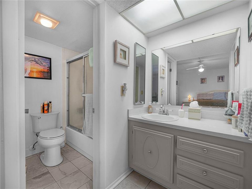 For Sale: $175,000 (2 beds, 2 baths, 1120 Square Feet)