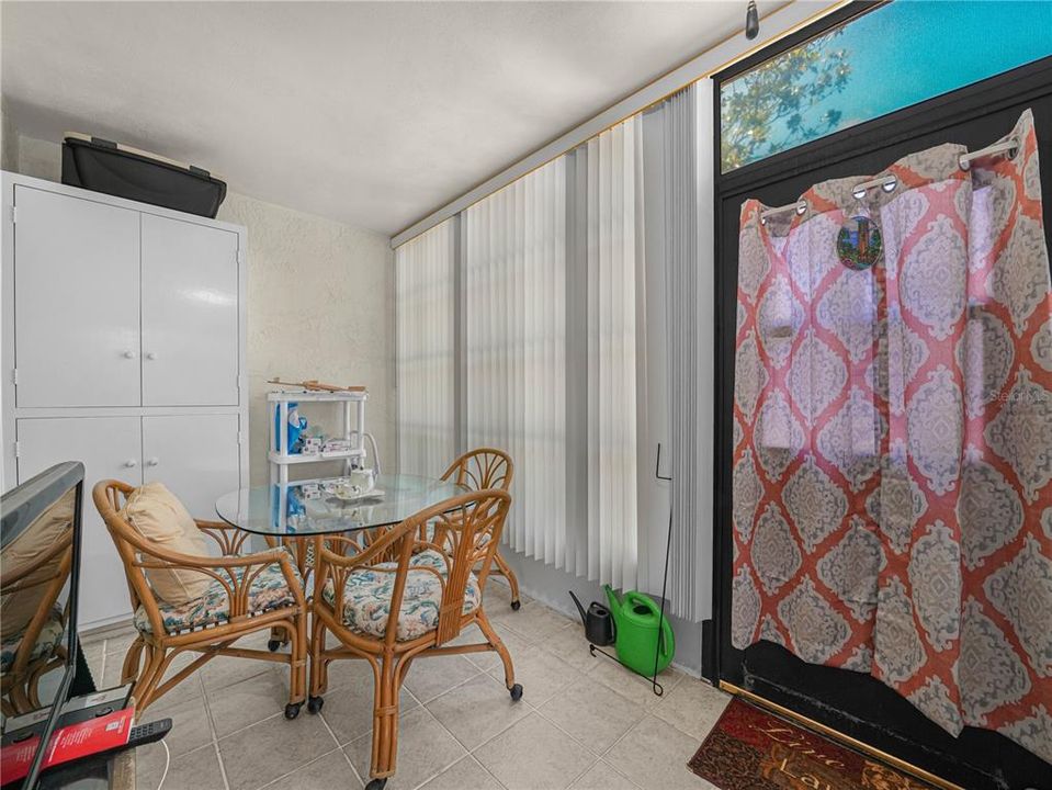 For Sale: $175,000 (2 beds, 2 baths, 1120 Square Feet)