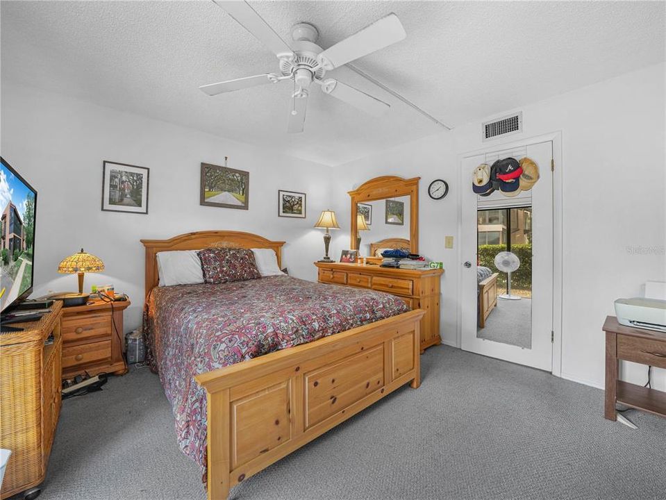 For Sale: $175,000 (2 beds, 2 baths, 1120 Square Feet)