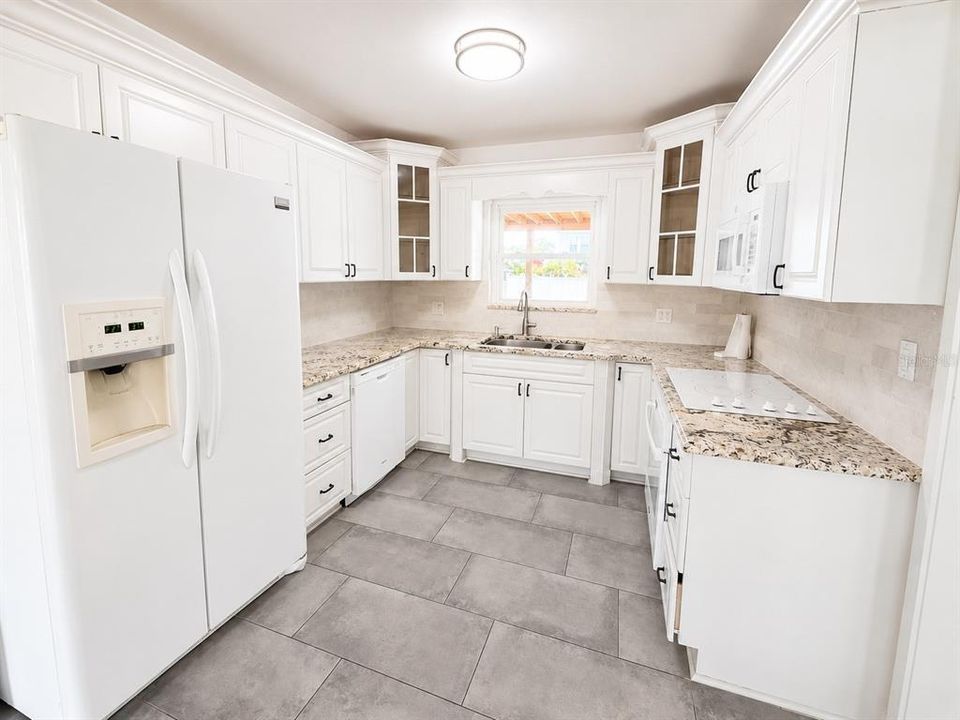 В аренду: $3,500 (3 спален, 2 ванн, 1299 Квадратных фут)