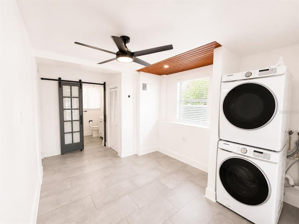 В аренду: $3,500 (3 спален, 2 ванн, 1299 Квадратных фут)