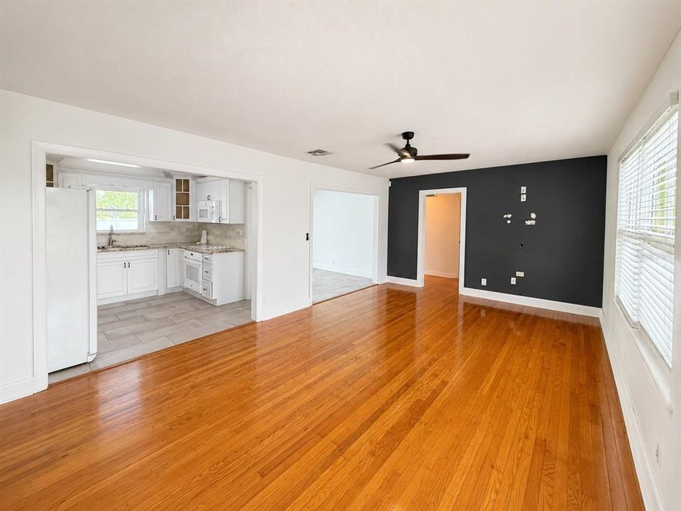 В аренду: $3,500 (3 спален, 2 ванн, 1299 Квадратных фут)