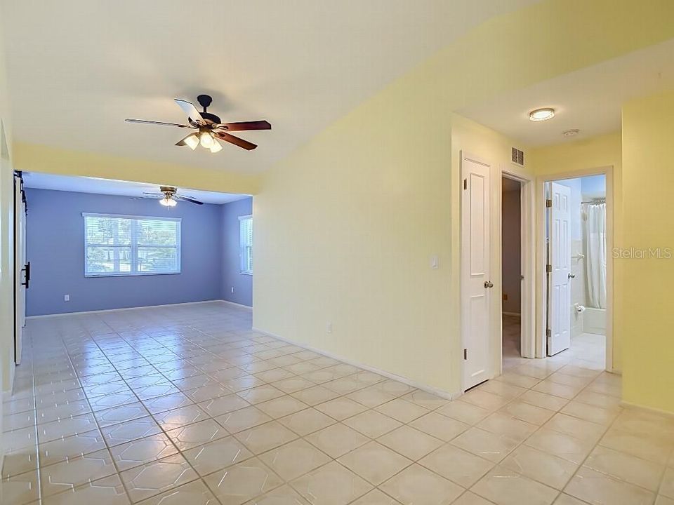 For Sale: $319,900 (3 beds, 2 baths, 1463 Square Feet)