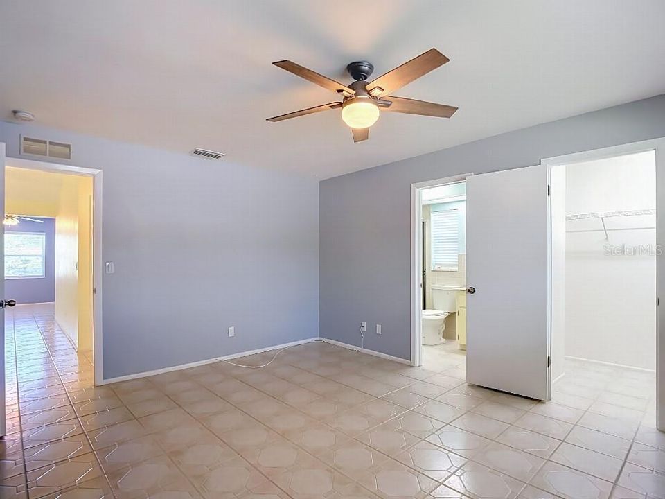 For Sale: $319,900 (3 beds, 2 baths, 1463 Square Feet)