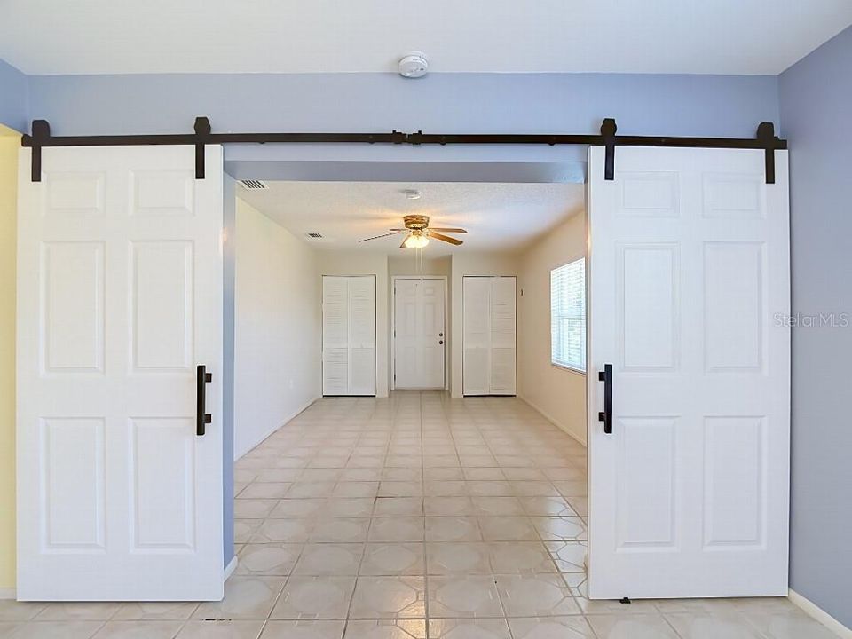 For Sale: $319,900 (3 beds, 2 baths, 1463 Square Feet)