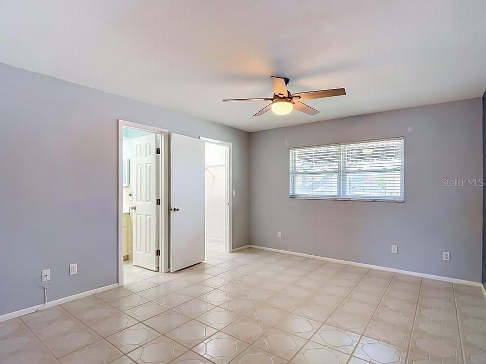 For Sale: $319,900 (3 beds, 2 baths, 1463 Square Feet)