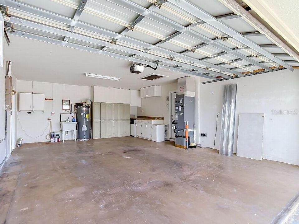 For Sale: $319,900 (3 beds, 2 baths, 1463 Square Feet)