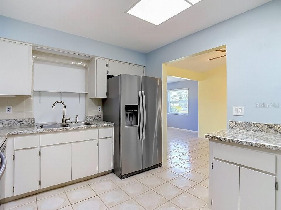 For Sale: $319,900 (3 beds, 2 baths, 1463 Square Feet)