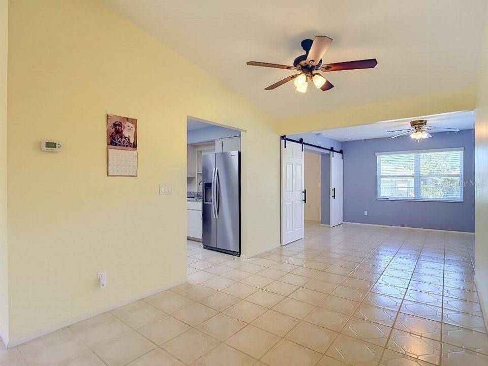 For Sale: $319,900 (3 beds, 2 baths, 1463 Square Feet)