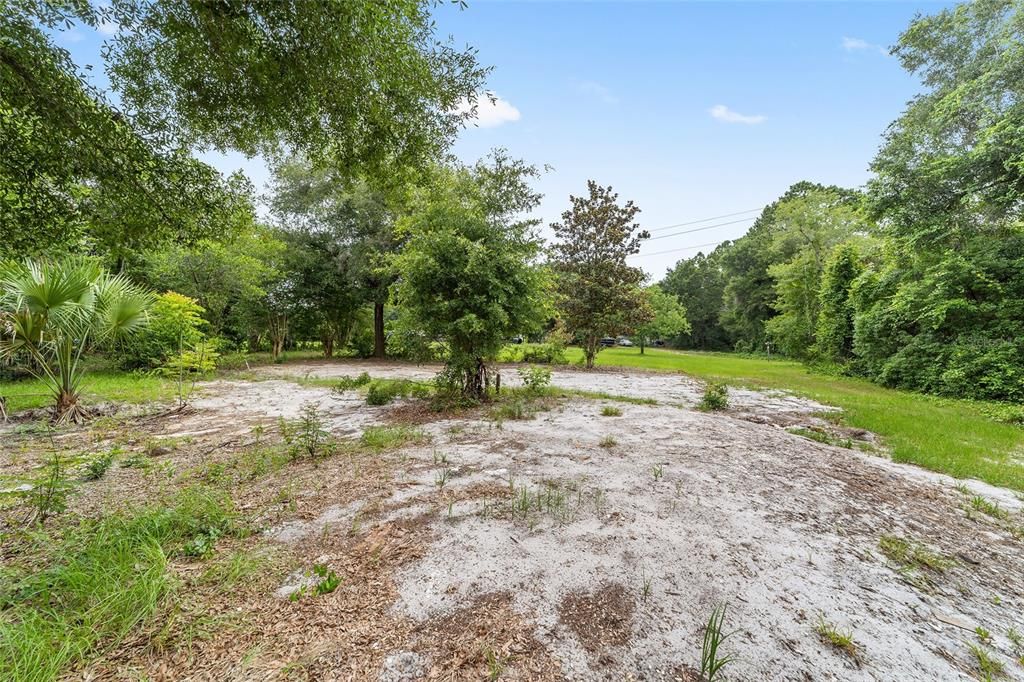 На продажу: $119,999 (4.46 acres)