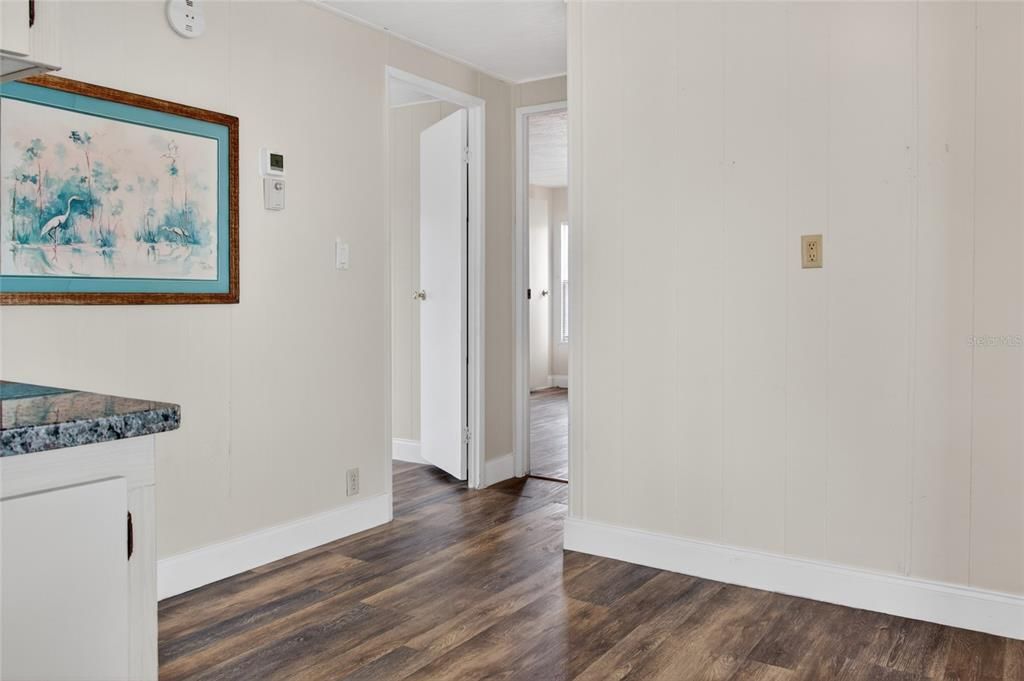 For Sale: $145,000 (2 beds, 2 baths, 1056 Square Feet)
