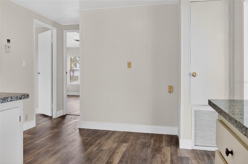 For Sale: $145,000 (2 beds, 2 baths, 1056 Square Feet)