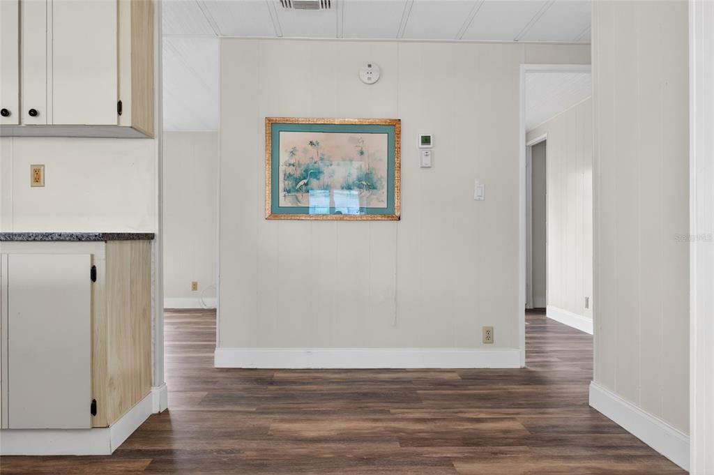 For Sale: $145,000 (2 beds, 2 baths, 1056 Square Feet)