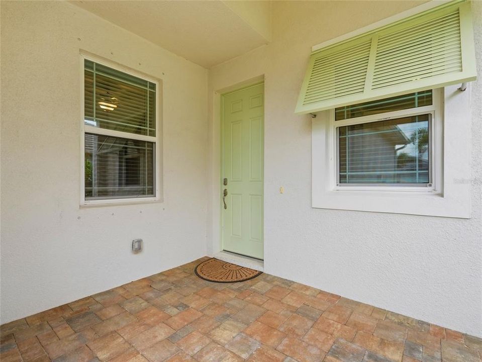 En Venta: $449,900 (2 camas, 2 baños, 1625 Pies cuadrados)