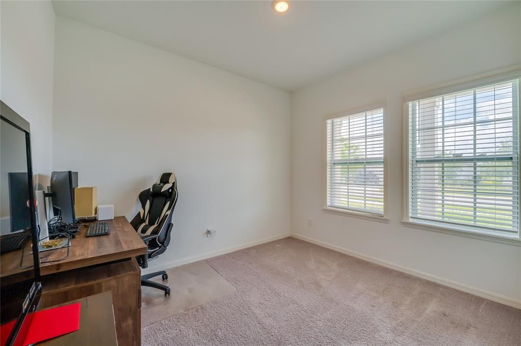 For Sale: $320,000 (3 beds, 2 baths, 1636 Square Feet)
