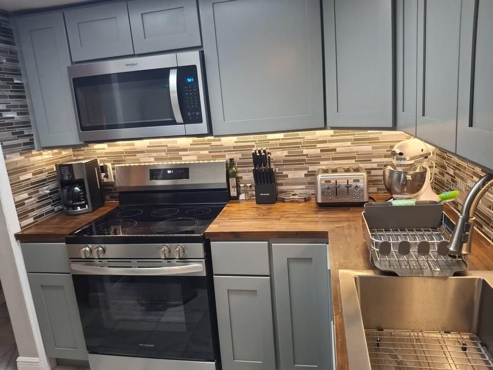 На продажу: $118,500 (2 спален, 1 ванн, 1055 Квадратных фут)