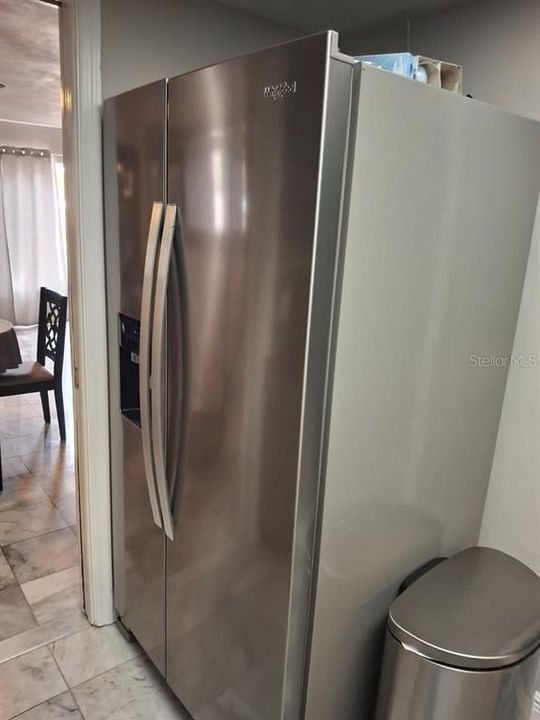 На продажу: $118,500 (2 спален, 1 ванн, 1055 Квадратных фут)