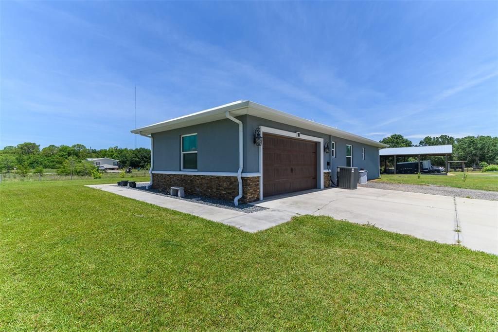 For Sale: $799,000 (4 beds, 2 baths, 1989 Square Feet)