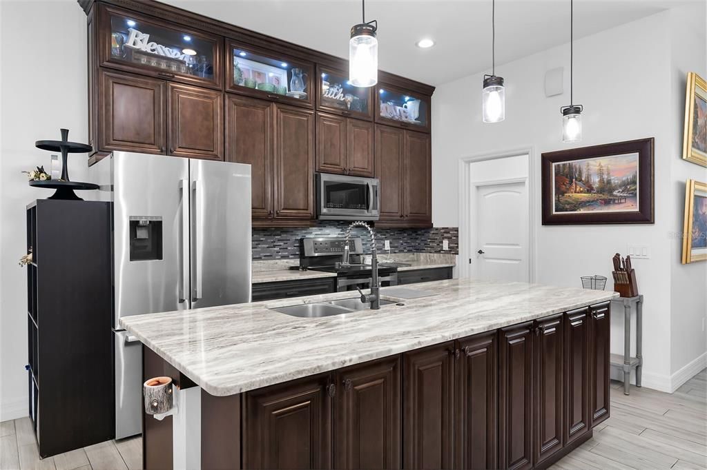 For Sale: $799,000 (4 beds, 2 baths, 1989 Square Feet)