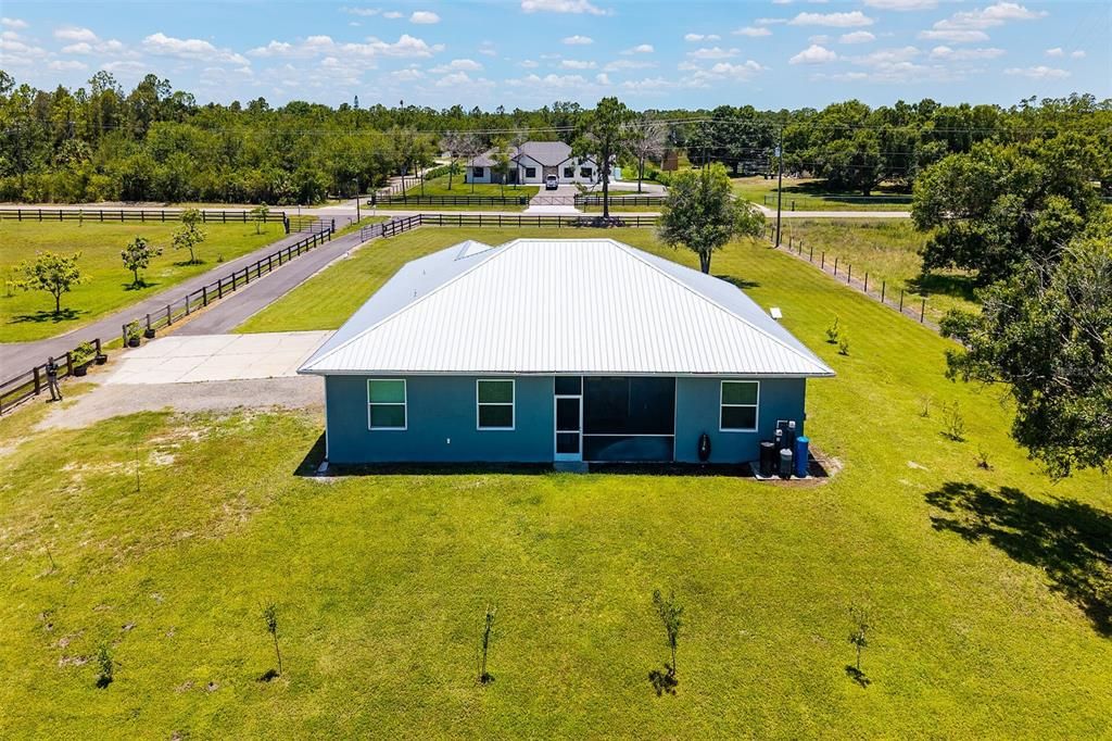 For Sale: $799,000 (4 beds, 2 baths, 1989 Square Feet)
