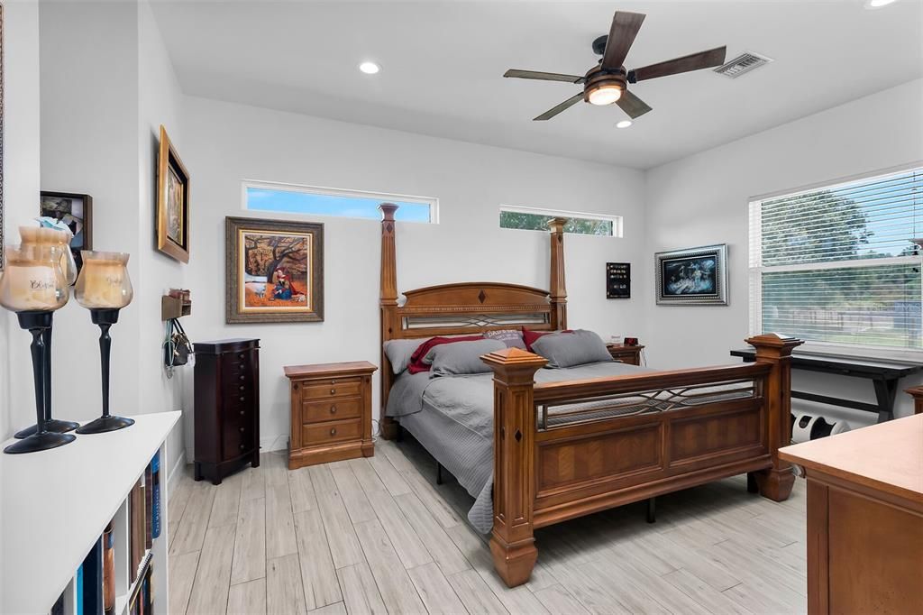 For Sale: $799,000 (4 beds, 2 baths, 1989 Square Feet)