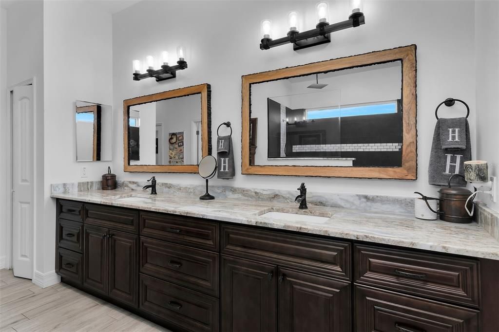 For Sale: $799,000 (4 beds, 2 baths, 1989 Square Feet)