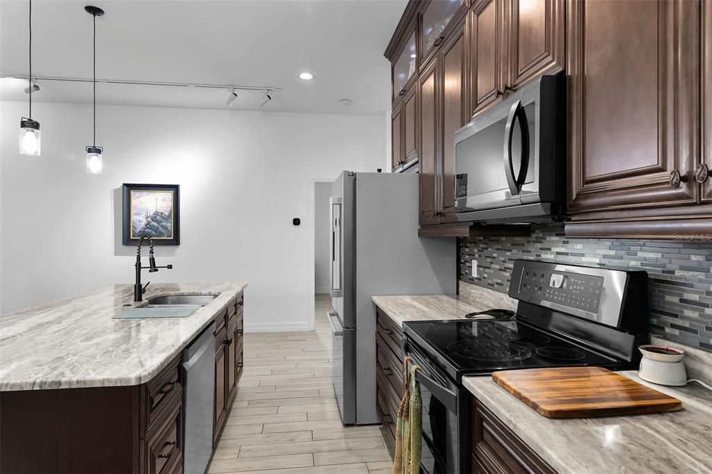 For Sale: $799,000 (4 beds, 2 baths, 1989 Square Feet)